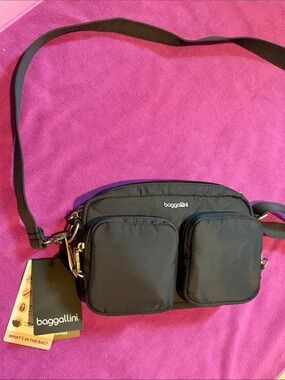 NWT 💙Baggallini SECURITEX TREASURE Crossbody Bag with Dual Front Pockets in Navy
